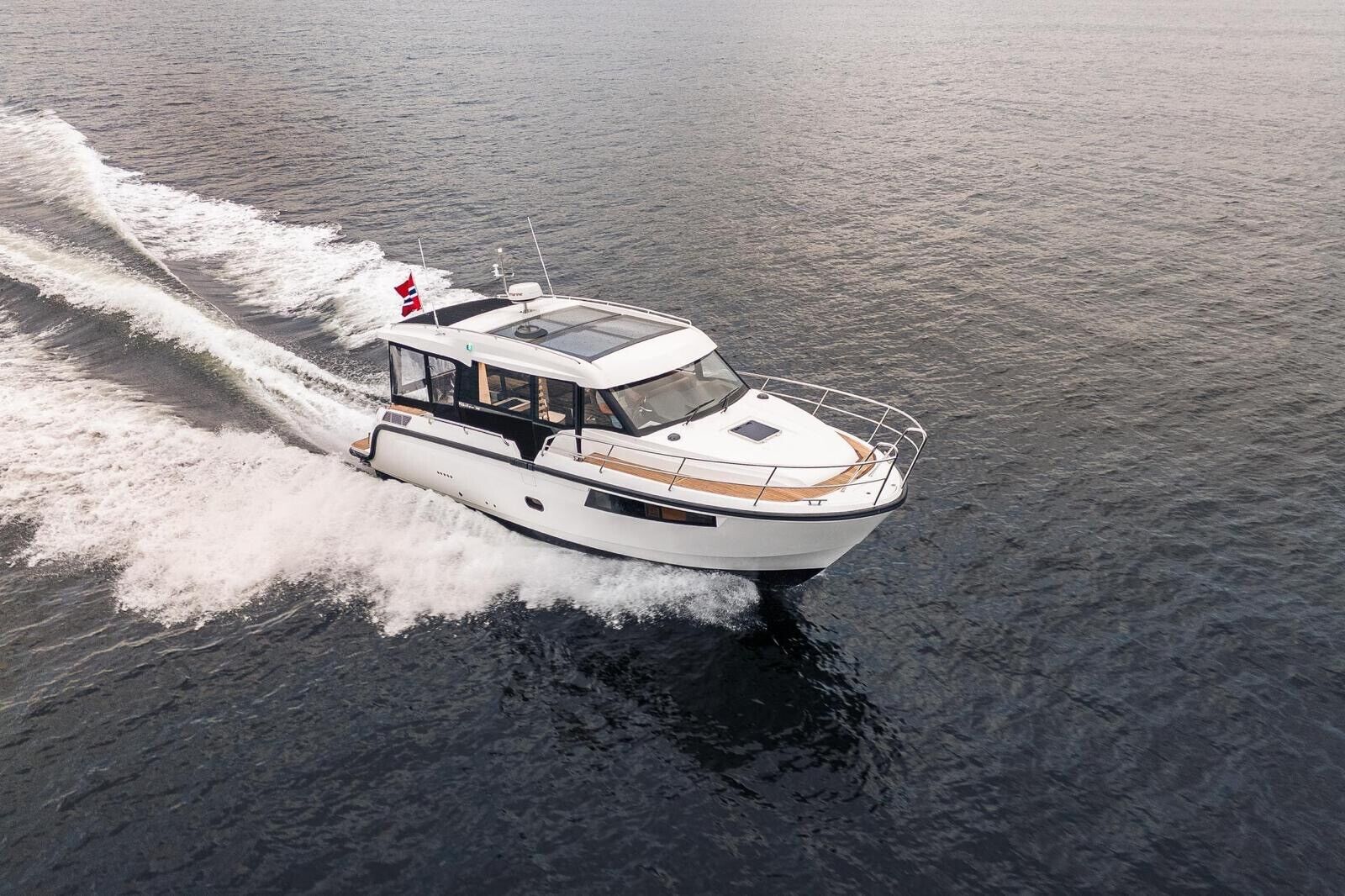 4083fd6c-15f1-49b4-aa24-93bc20