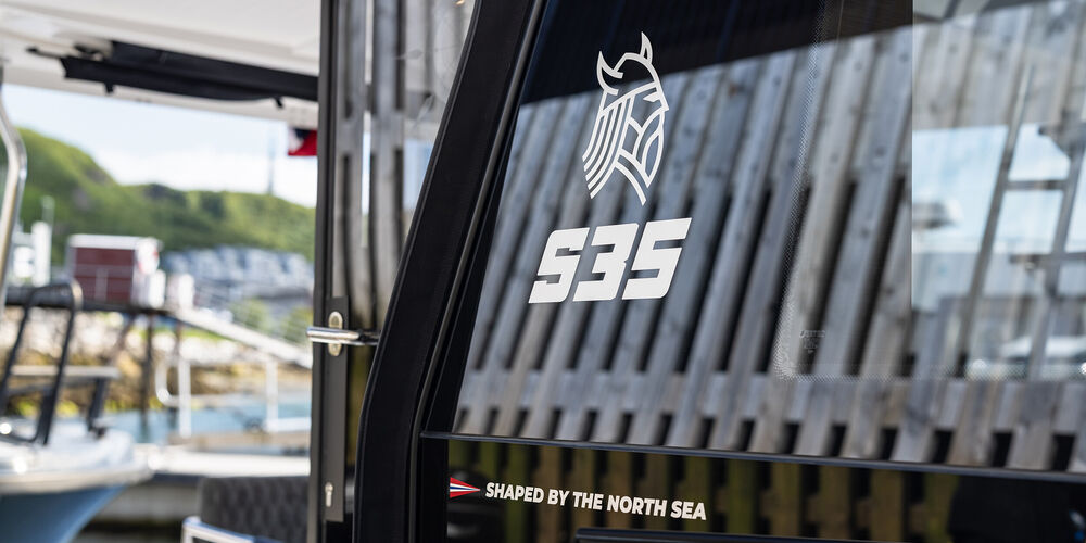 s35-fly-2