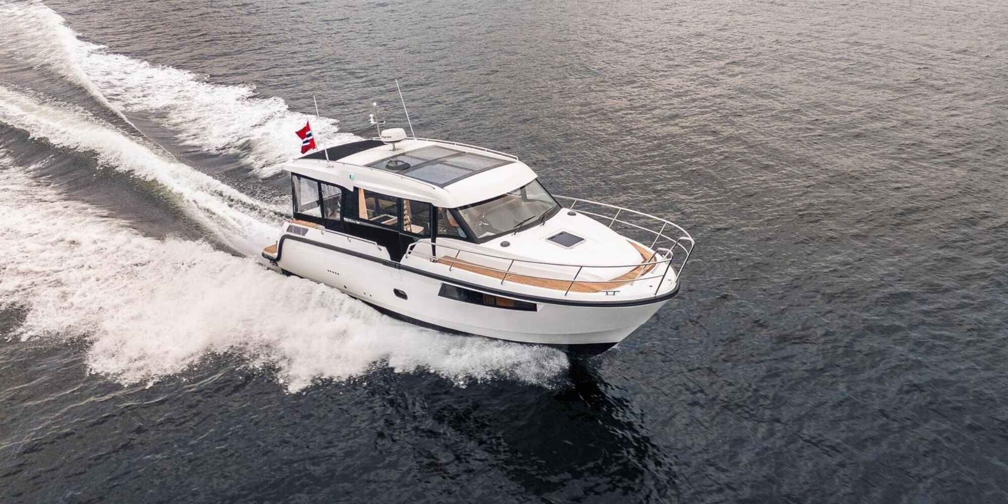 4083fd6c-15f1-49b4-aa24-93bc20