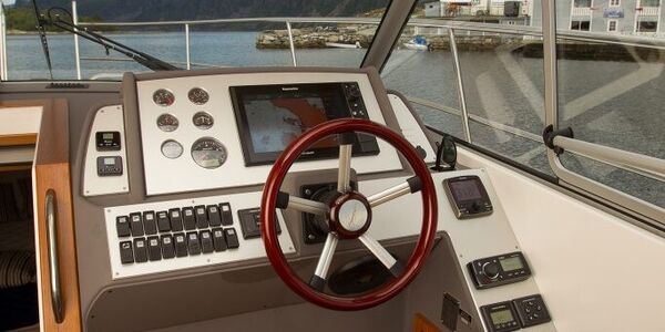 b65q8310-web-683x1024