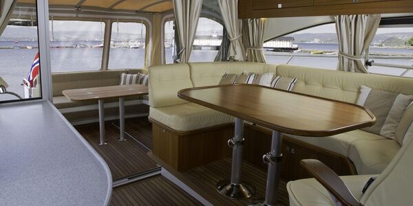 web-b65q1246-1024x683